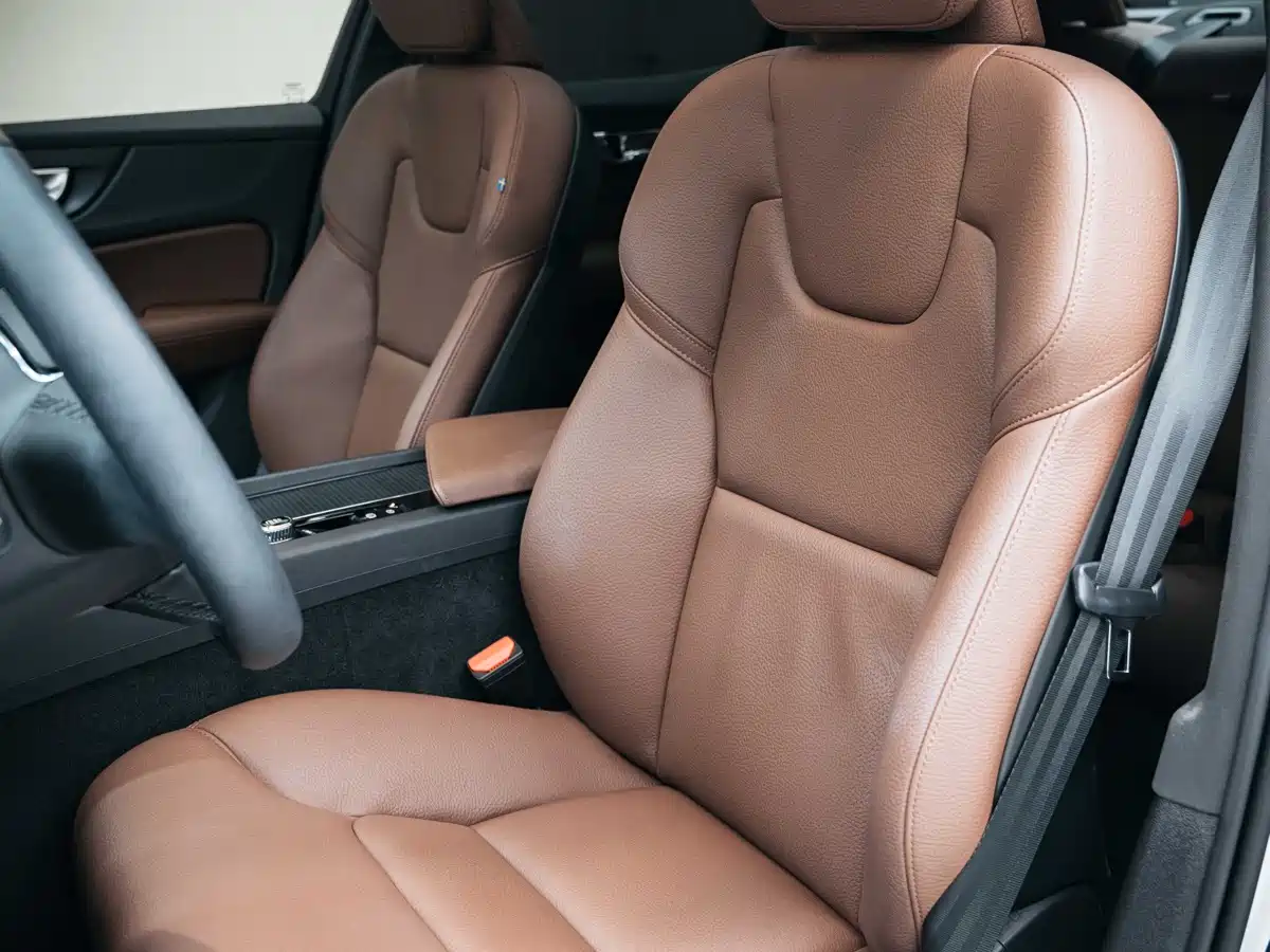 Volvo S60 2025 2025 B4 Smart Luxury Edition