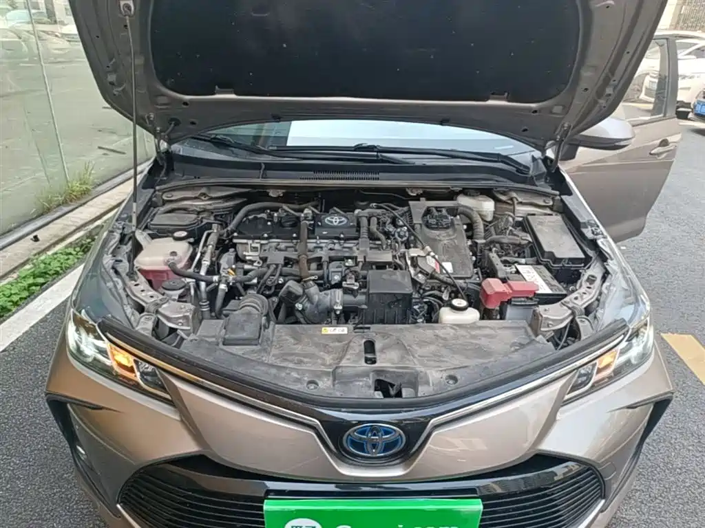 Toyota Corolla 2021 Hybrid 1.8L E-CVT Elite Edition фото 20