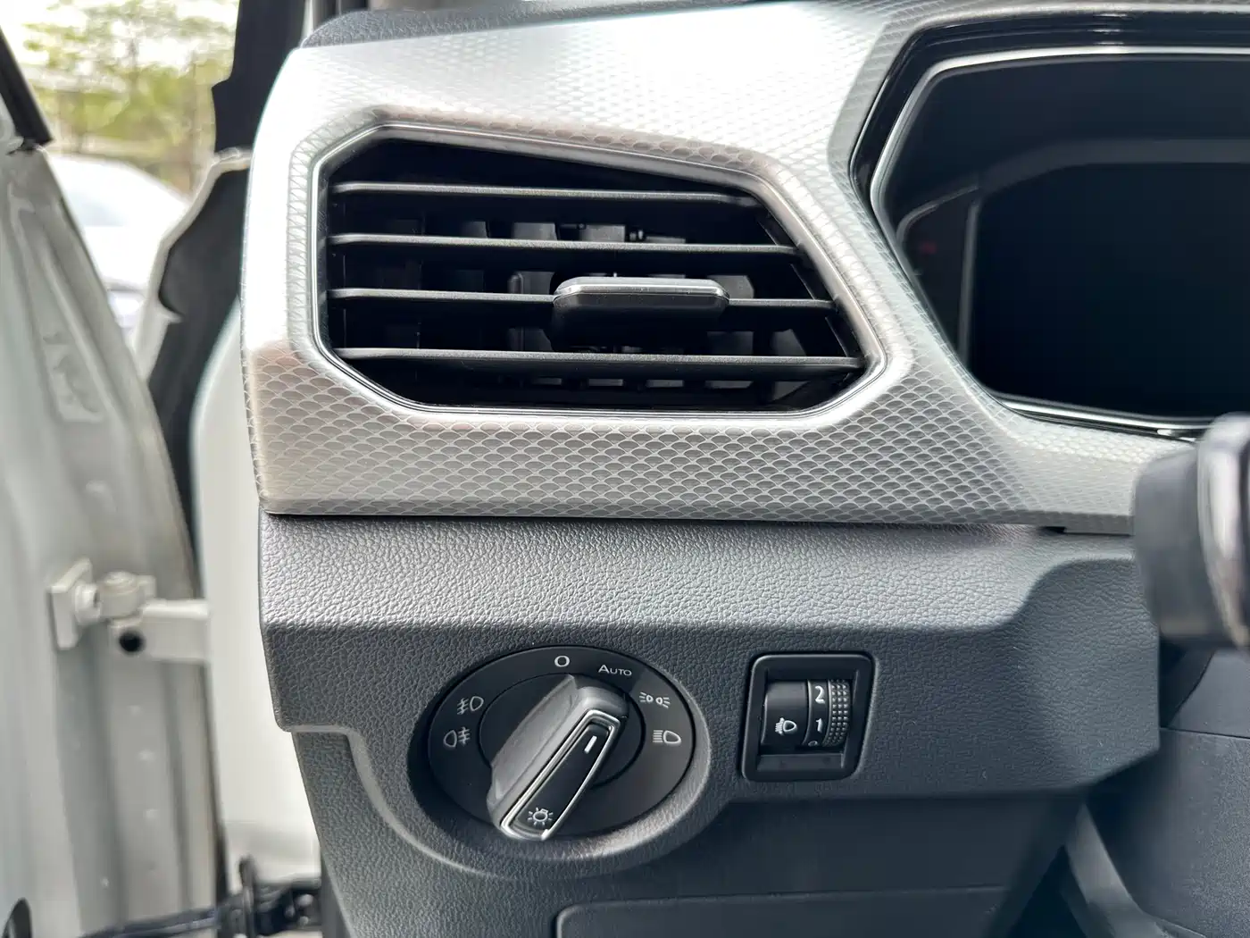 VOLKSWAGEN EXPLORING THE SHADOW