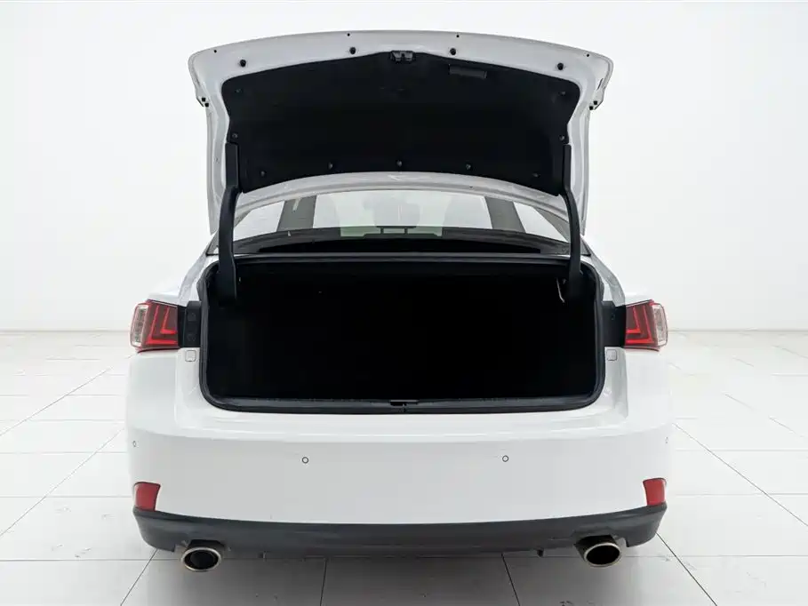 Lexus IS 2015 200t F SPORT фото 11
