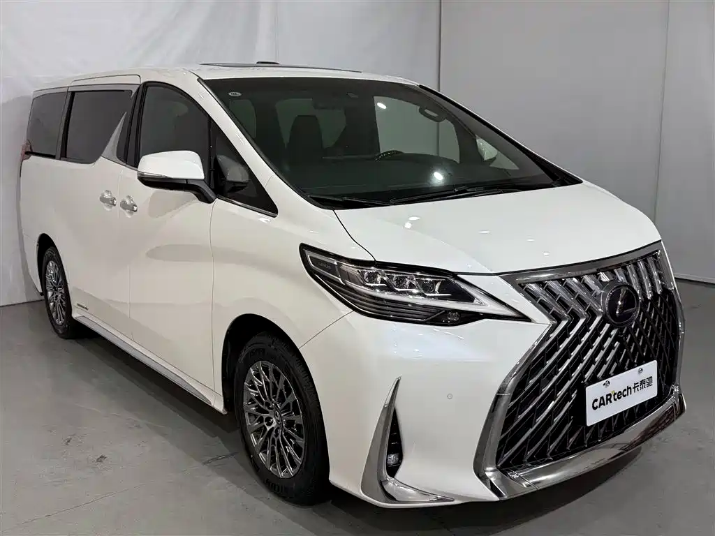 Lexus LM 2020 300h Seven-Seater Elegance Edition фото 2