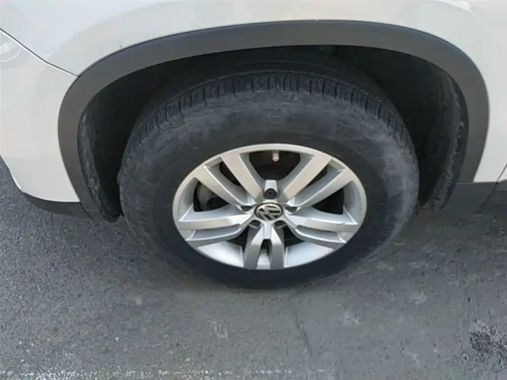 Volkswagen Tiguan 2015 1.8TSI Automatic 2WD Trendline фото 23
