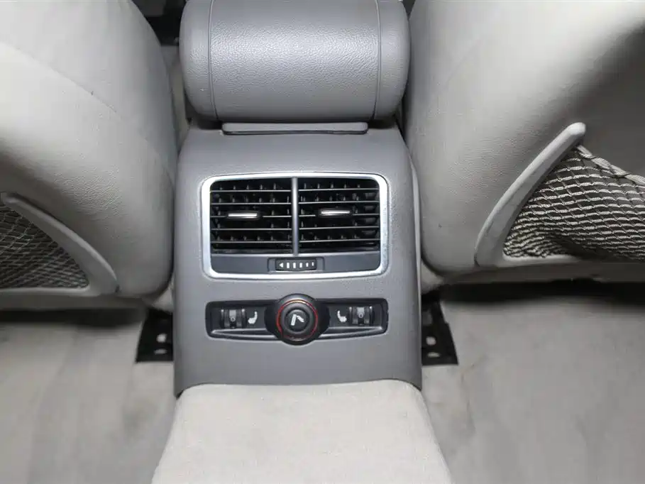 Audi A6L 2012 50 TFSI quattro Luxury фото 10