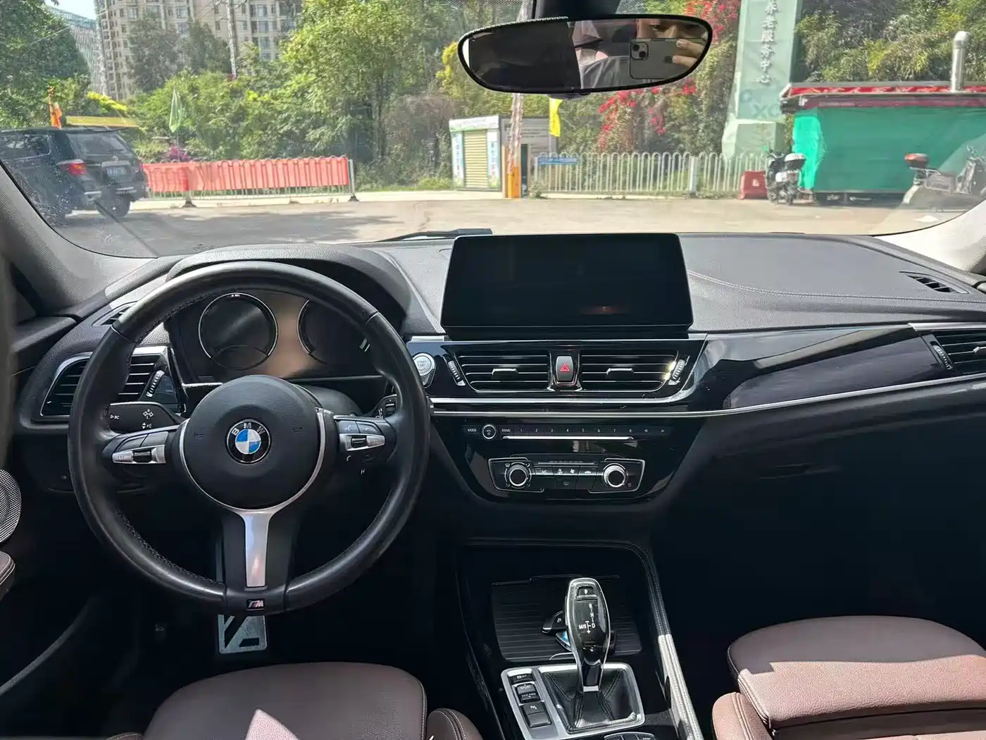 BMW 1 Series 2021 120i M Sport Shadow Edition фото 4