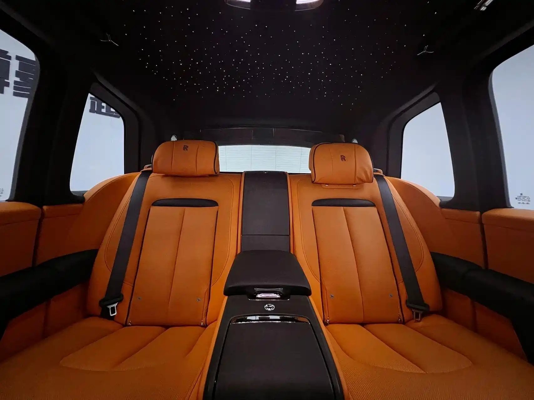 Фото 8 - Rolls-Royce Cullinan