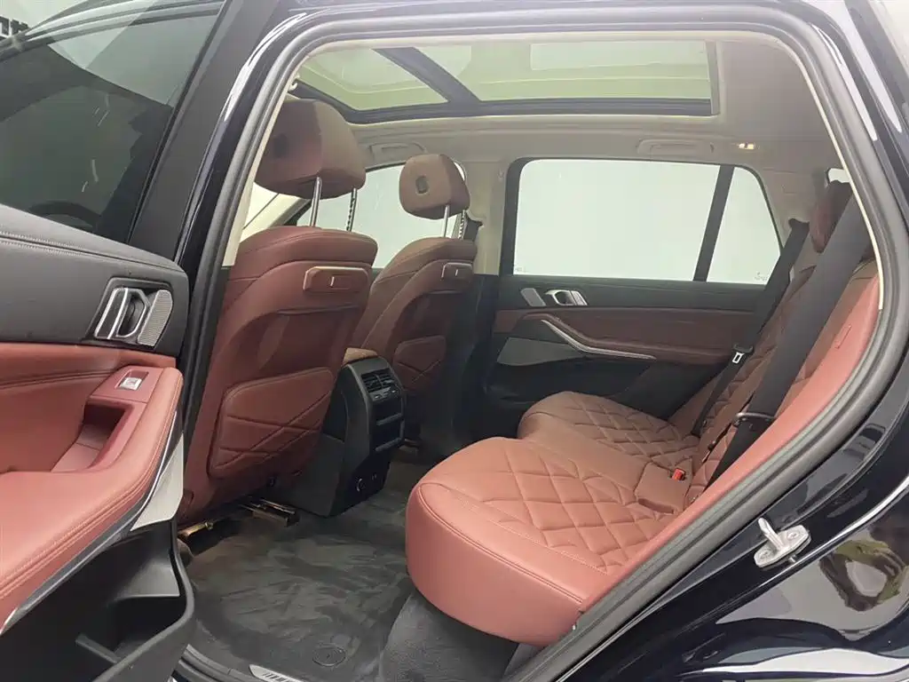 BMW X5 2023 xDrive 30Li Premium M Sport Black Night Package фото 21