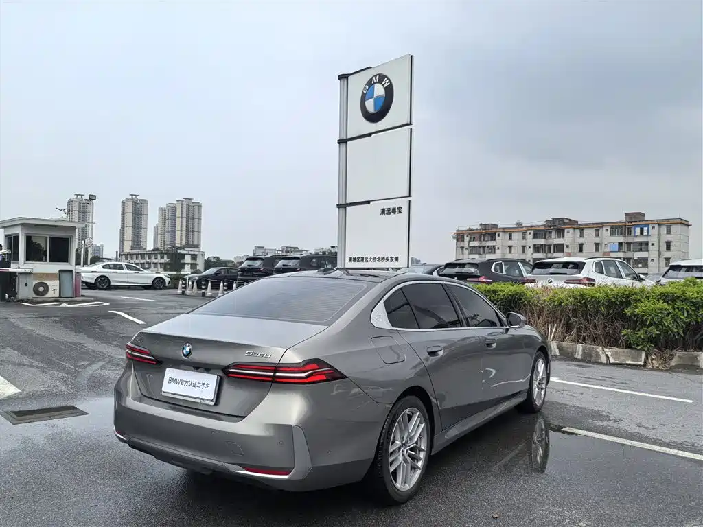 BMW 5 Series 2024 525Li Luxury Package фото 8