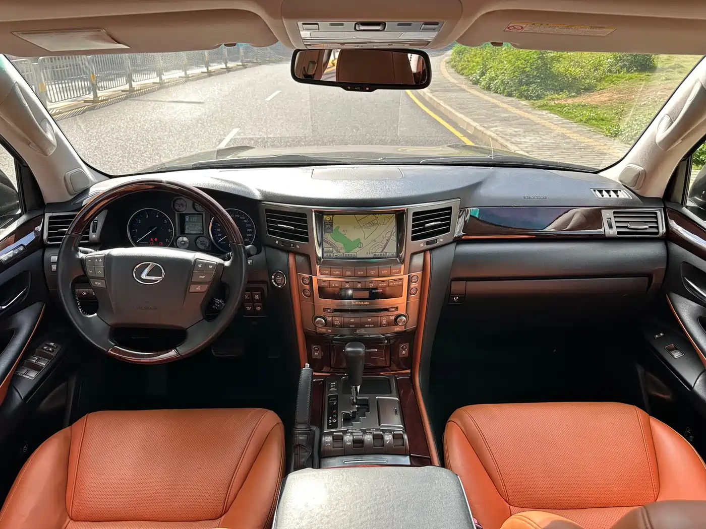 Lexus LX 2012 Model 570 фото 14