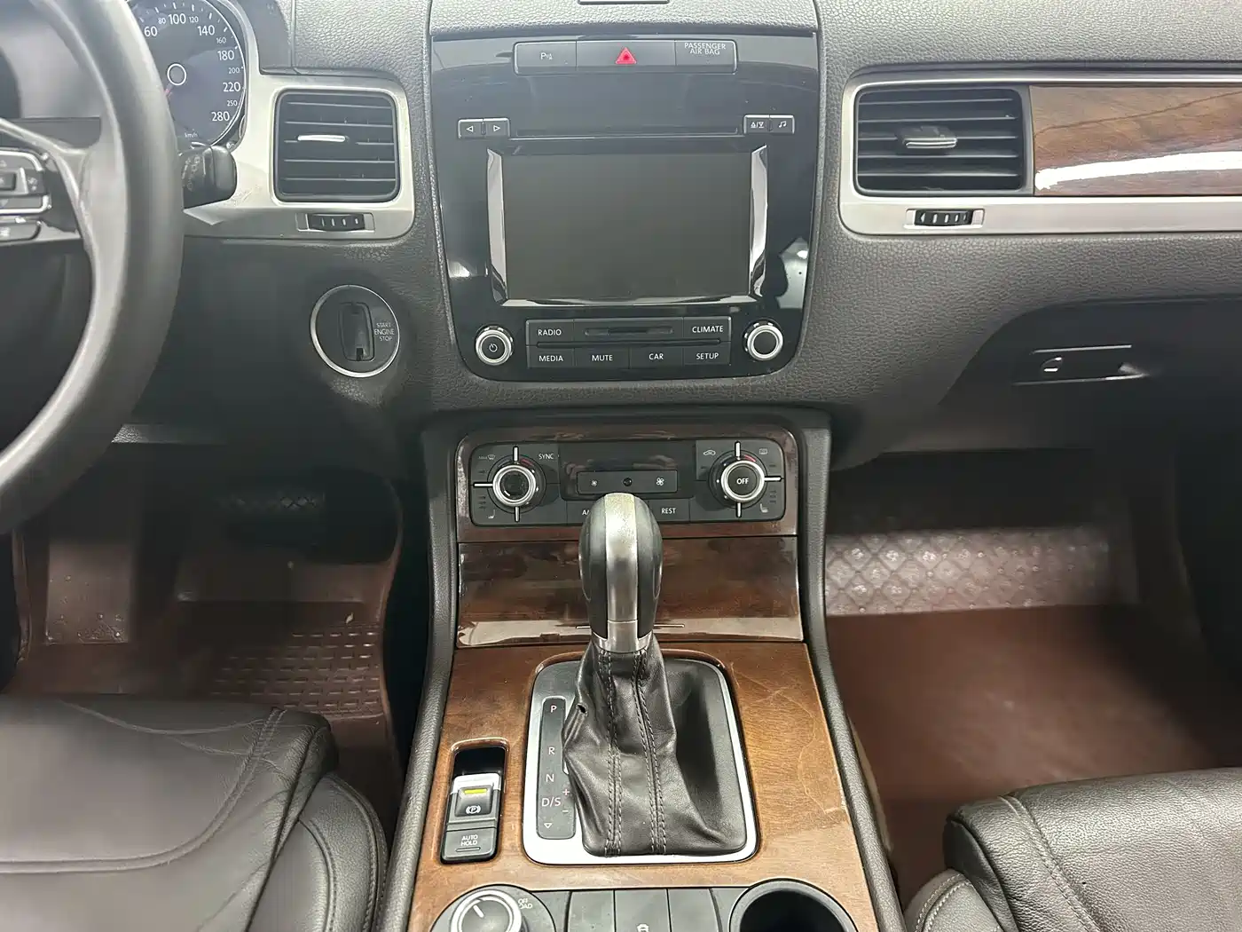 Volkswagen Touareg 2011 3.0TDI Diesel Standard фото 20