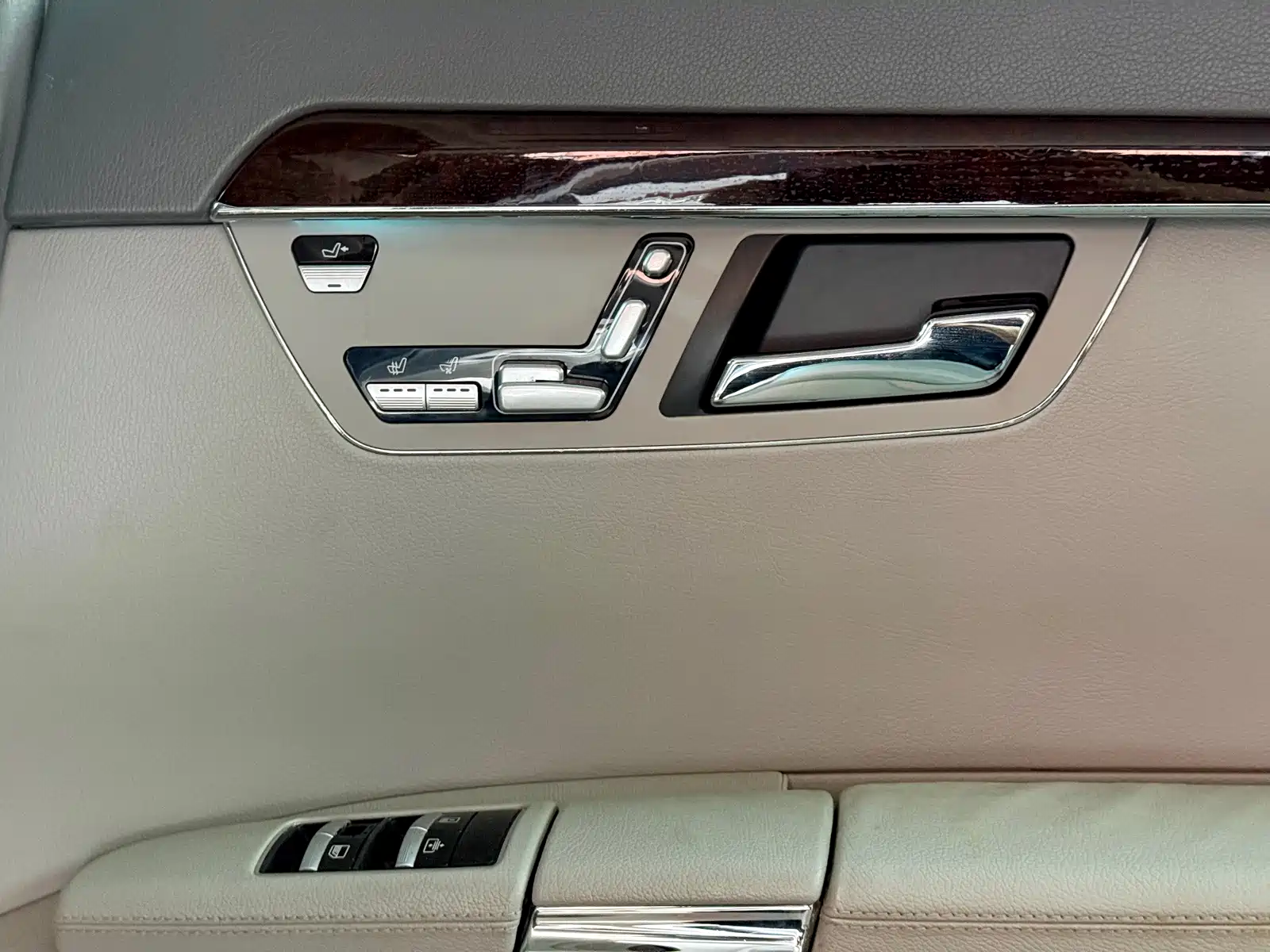 Фото 12 - Mercedes-Benz S-Class