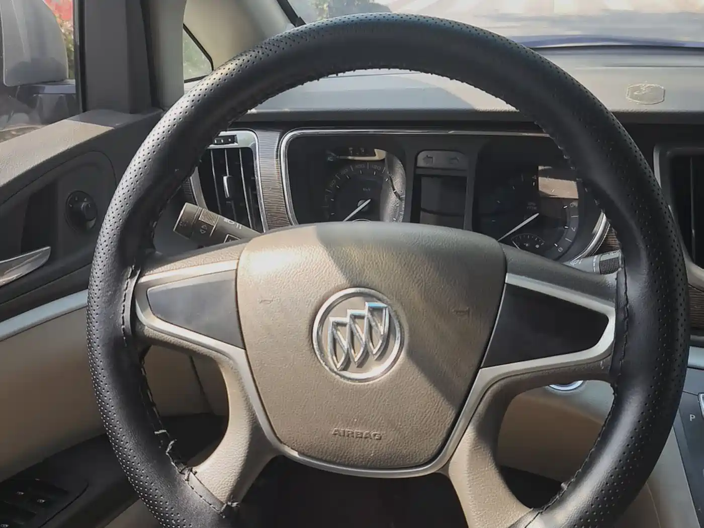 Buick GL8 2011 2.4L CT Luxury Business Comfort Edition фото 16