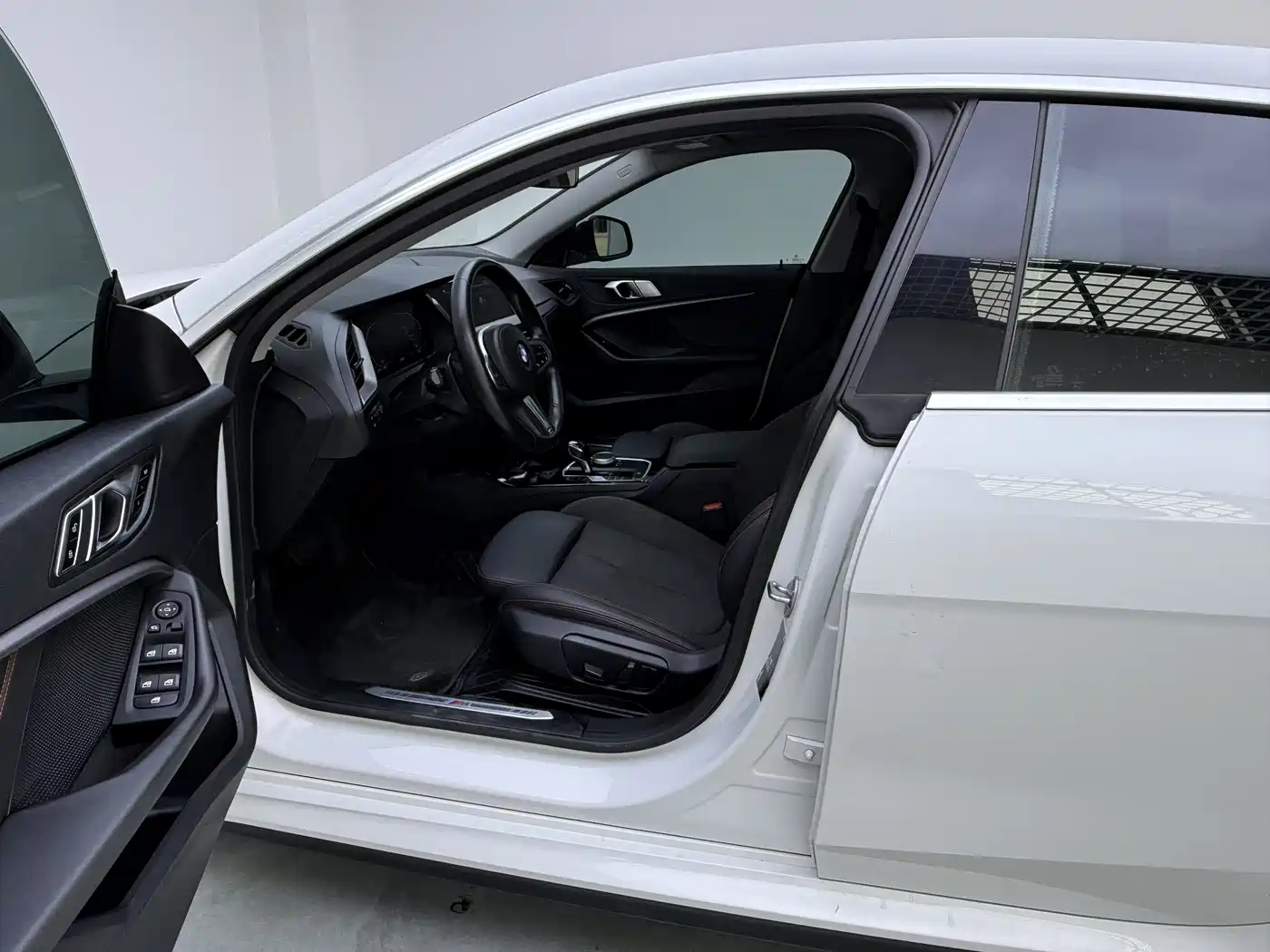 BMW 2 Series (Import) 2023 225i 4-Door Coupe M Sport Package фото 14