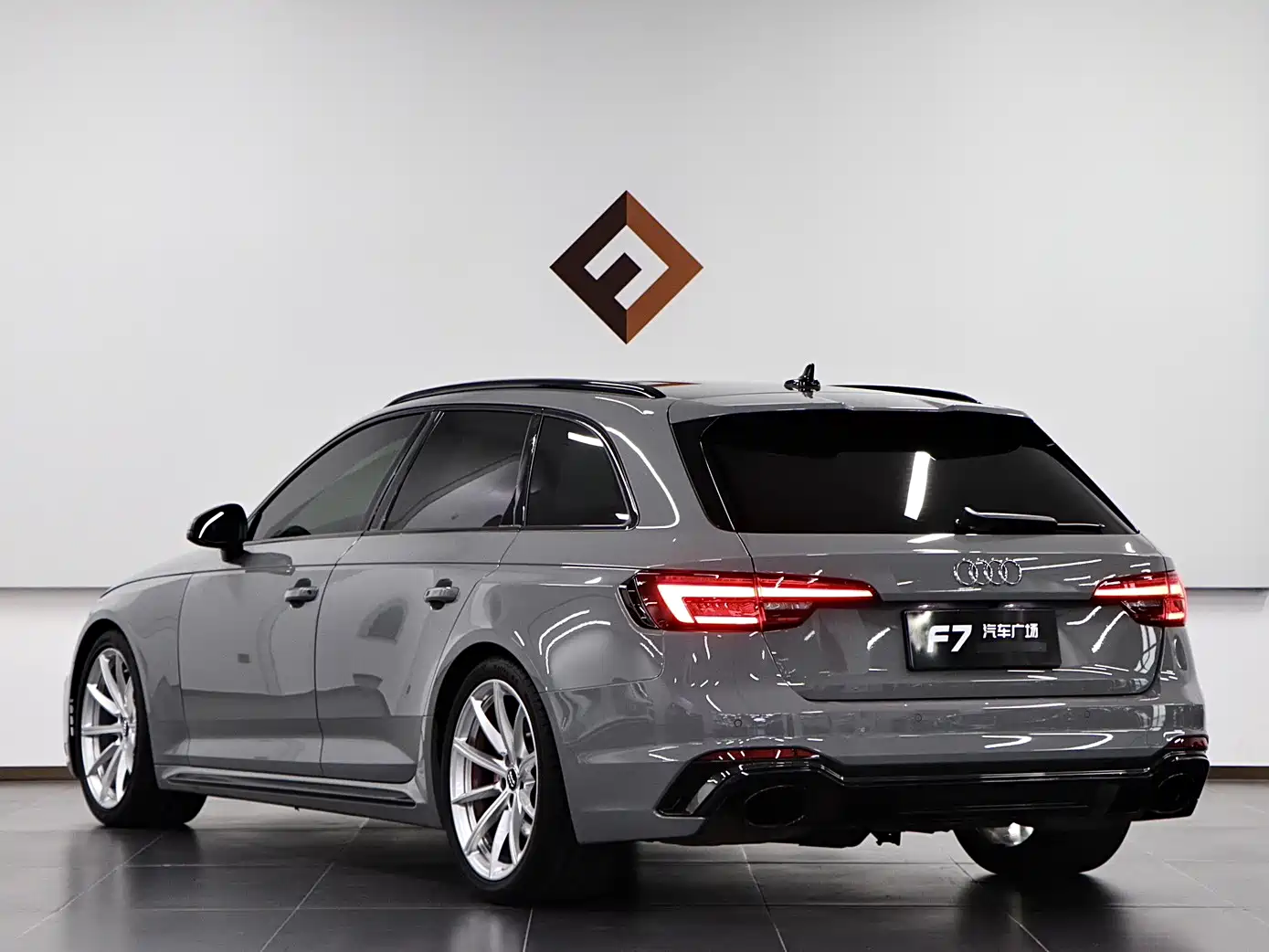 Audi RS 4 2019 RS 4 2.9T Avant фото 4