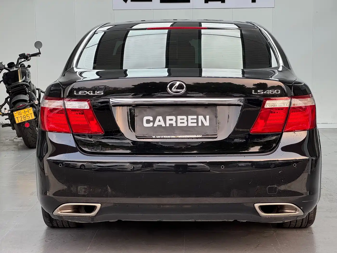 Photo 6 - Lexus LS