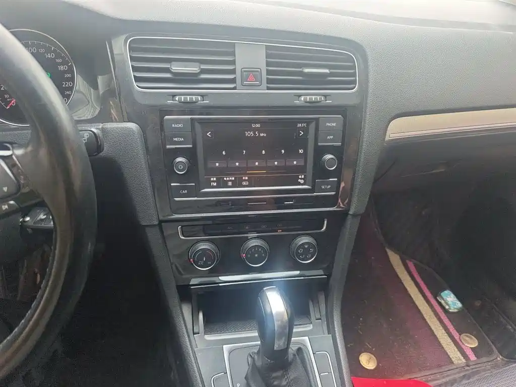 Volkswagen Golf 2018 1.6L Automatic Comfort фото 9