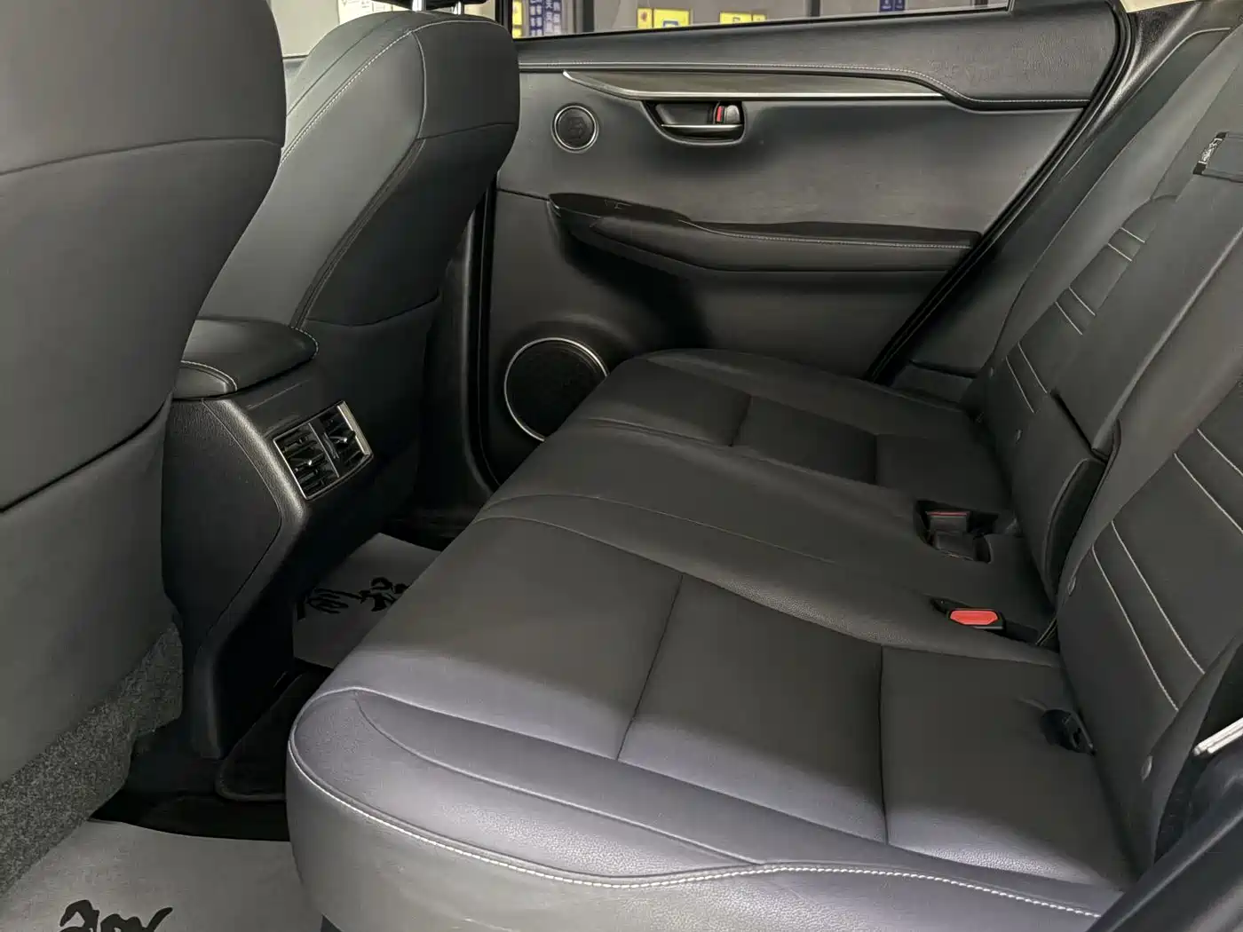 Lexus NX 2017 300 FWD Sharp Edition фото 8