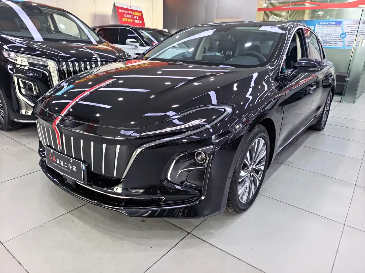 Hongqi Hongqi E-QM5 2022 431km Charging Enjoyment Edition