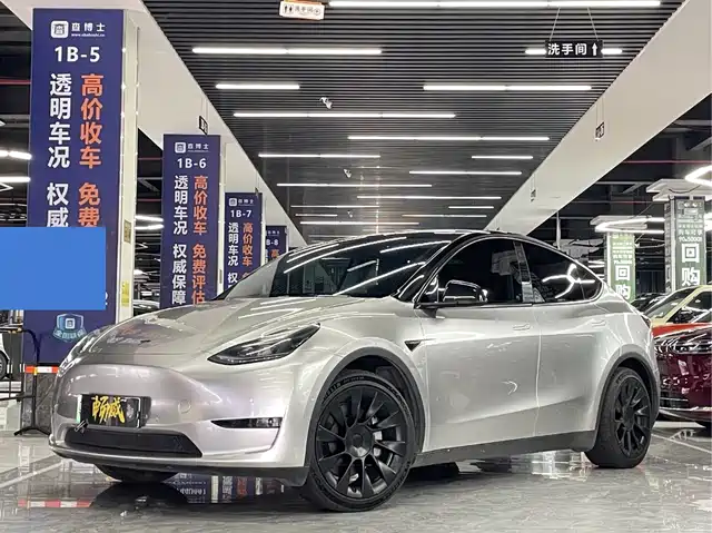 Tesla Model Y 2023