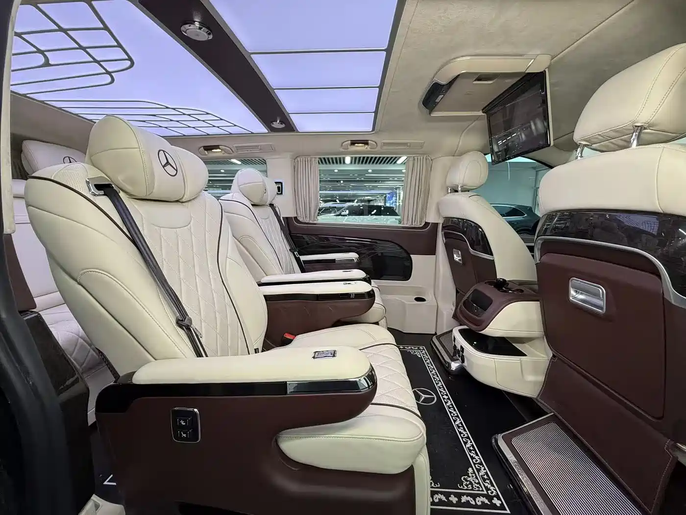 Mercedes-Benz Vito 2021 2.0T Elite 7-Seater фото 13