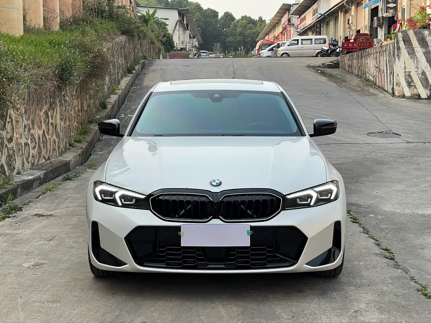BMW 3 Series 2025 330Li M Sport Night Edition фото 2