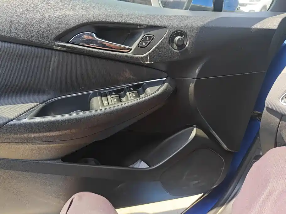 Chevrolet Cruze 2018 2017 1.5L Hatchback Auto Style