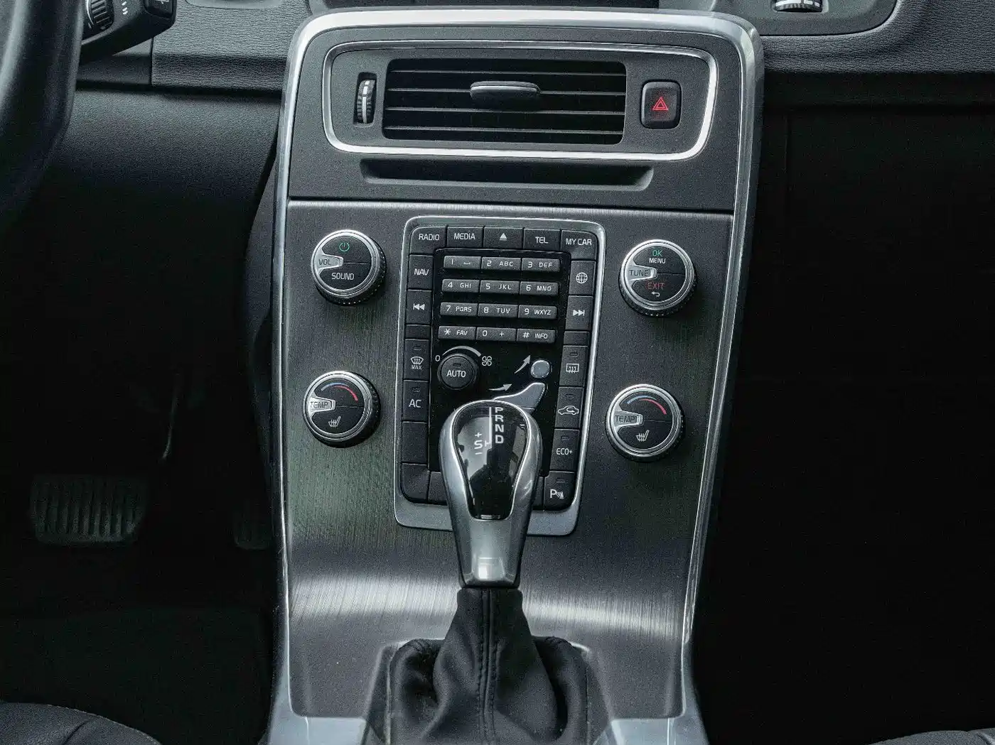 Фото 16 - Volvo V60