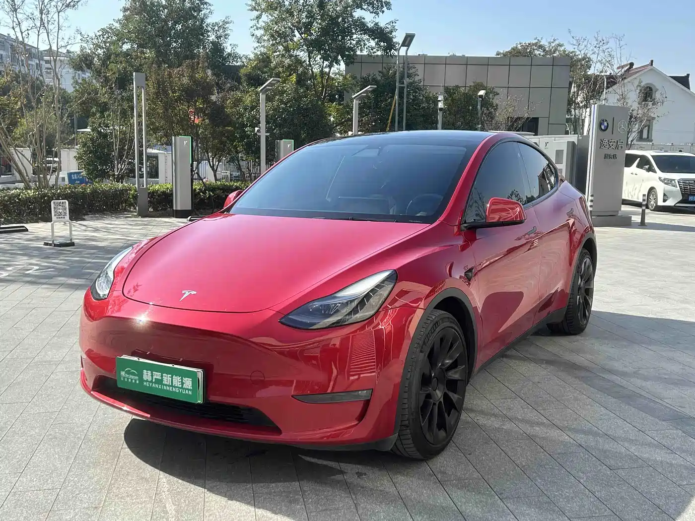 TESLA MODEL Y