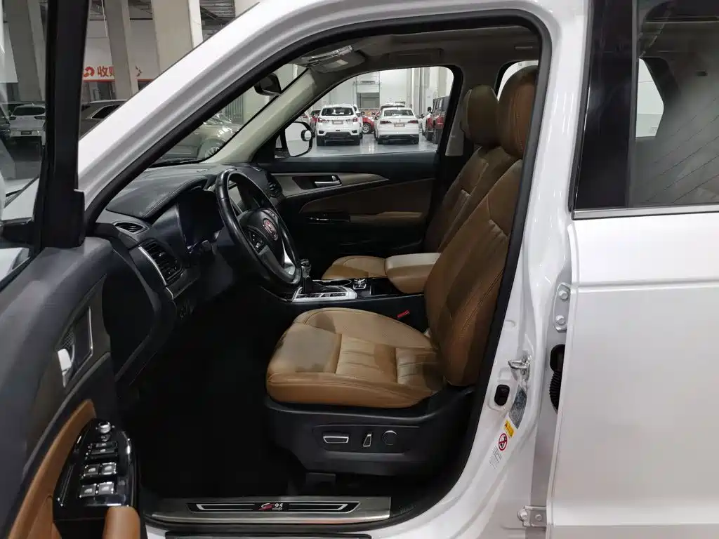 Changan CS95 2017 2017 2.0T FWD Zhitu Edition