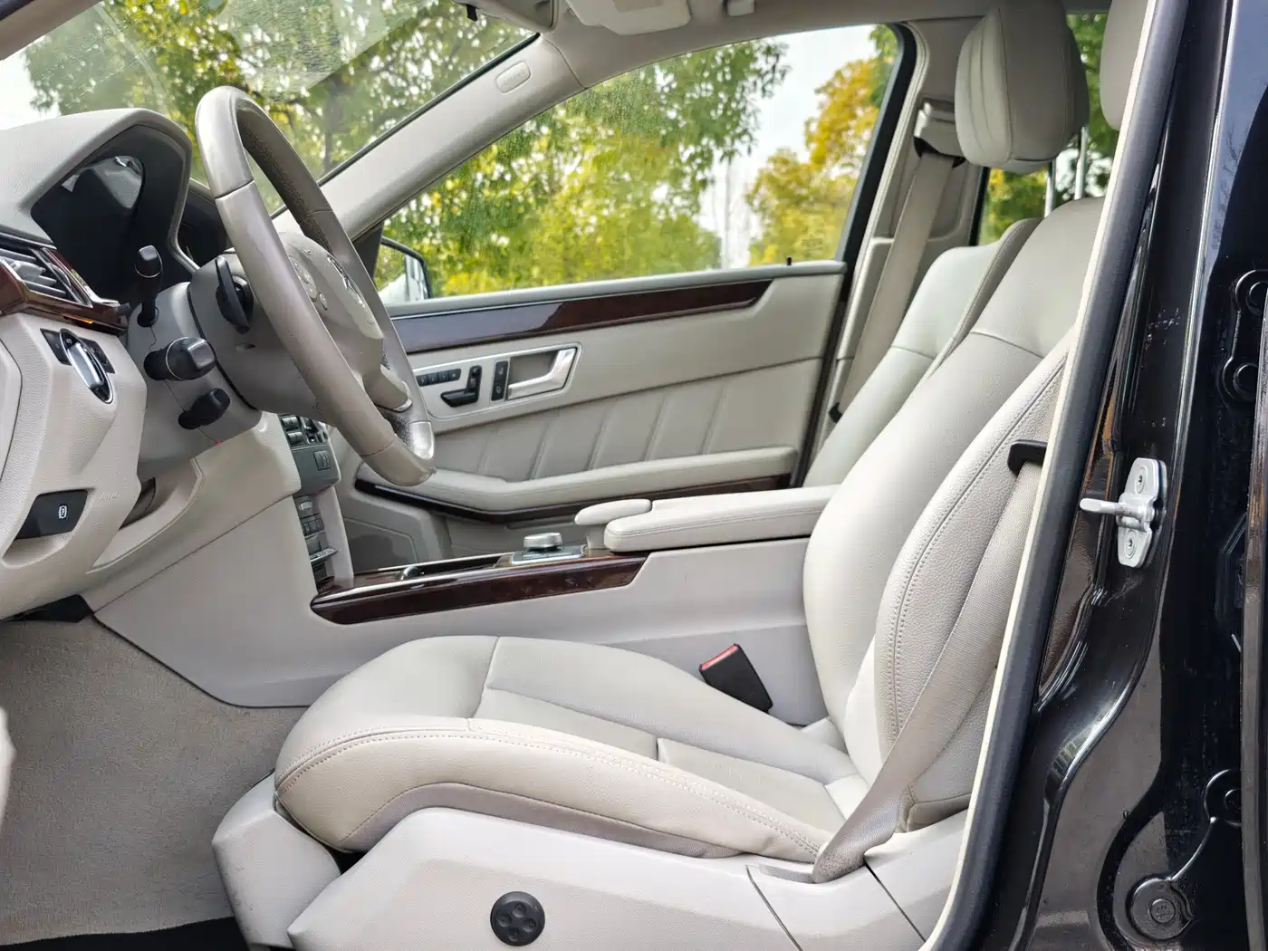 Mercedes-Benz E-Class 2012 E 200 L CGI Elegance фото 10