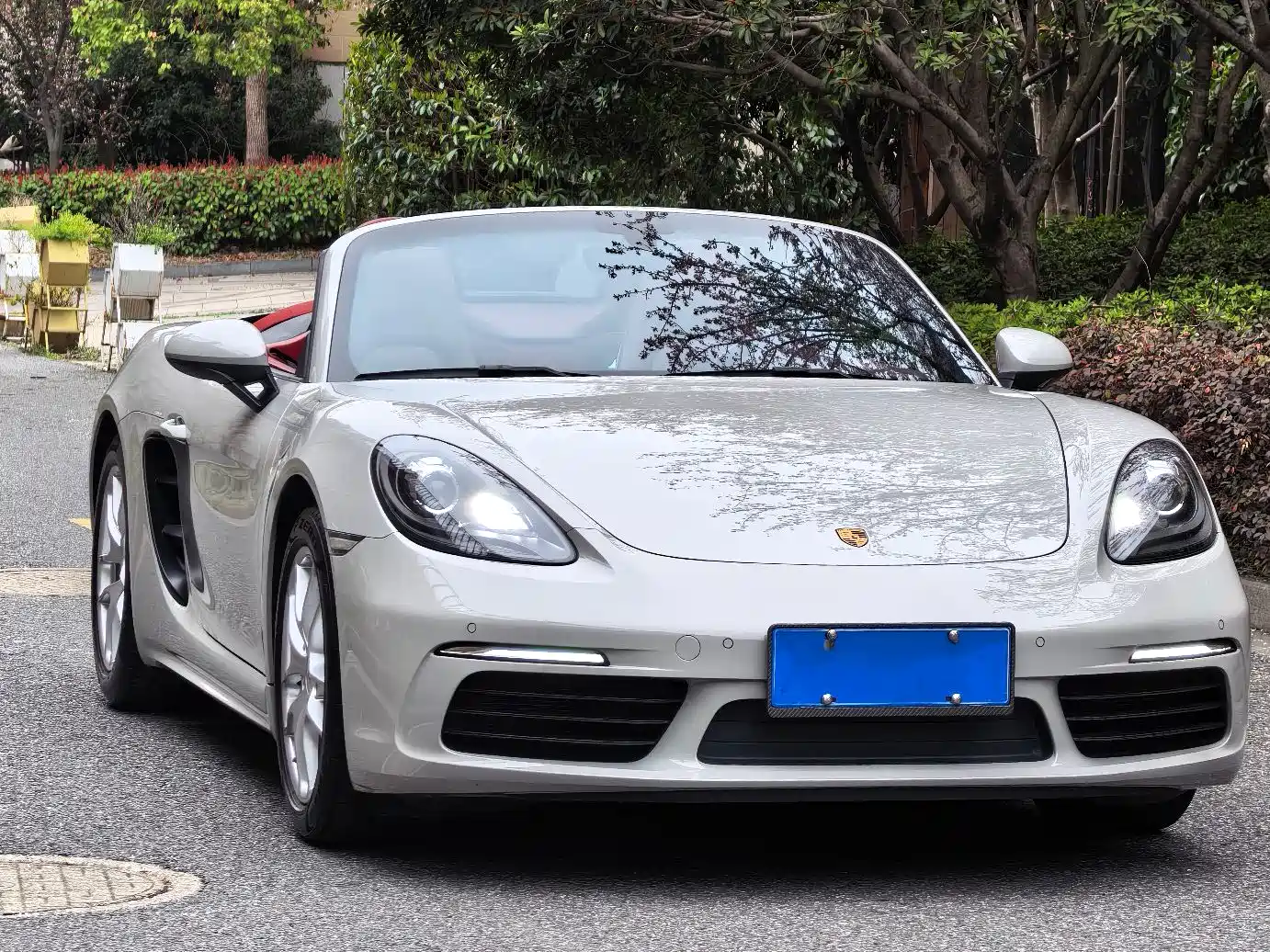 PORSCHE 718