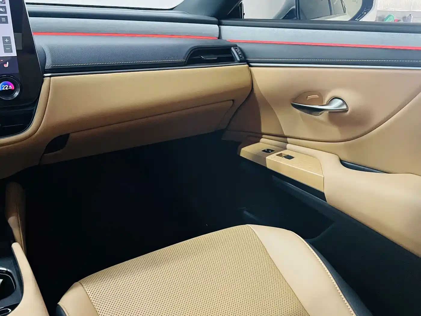 Lexus ES 2026 2025 200 Ultimate Edition