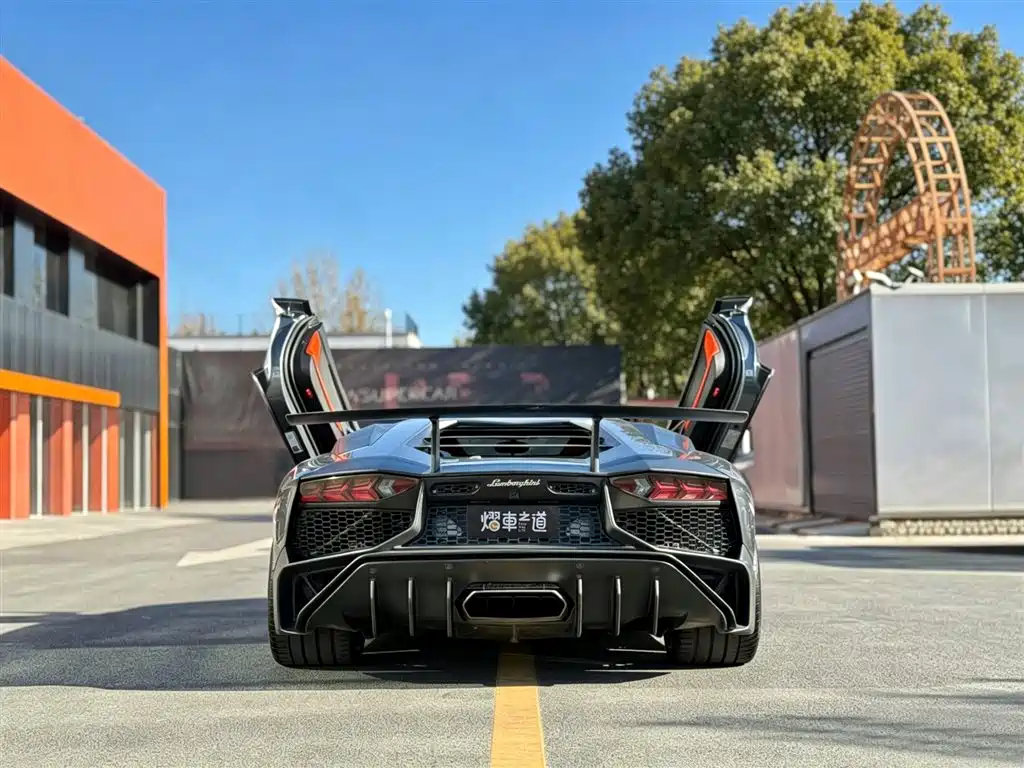 Lamborghini Aventador 2011 LP 700-4 фото 4
