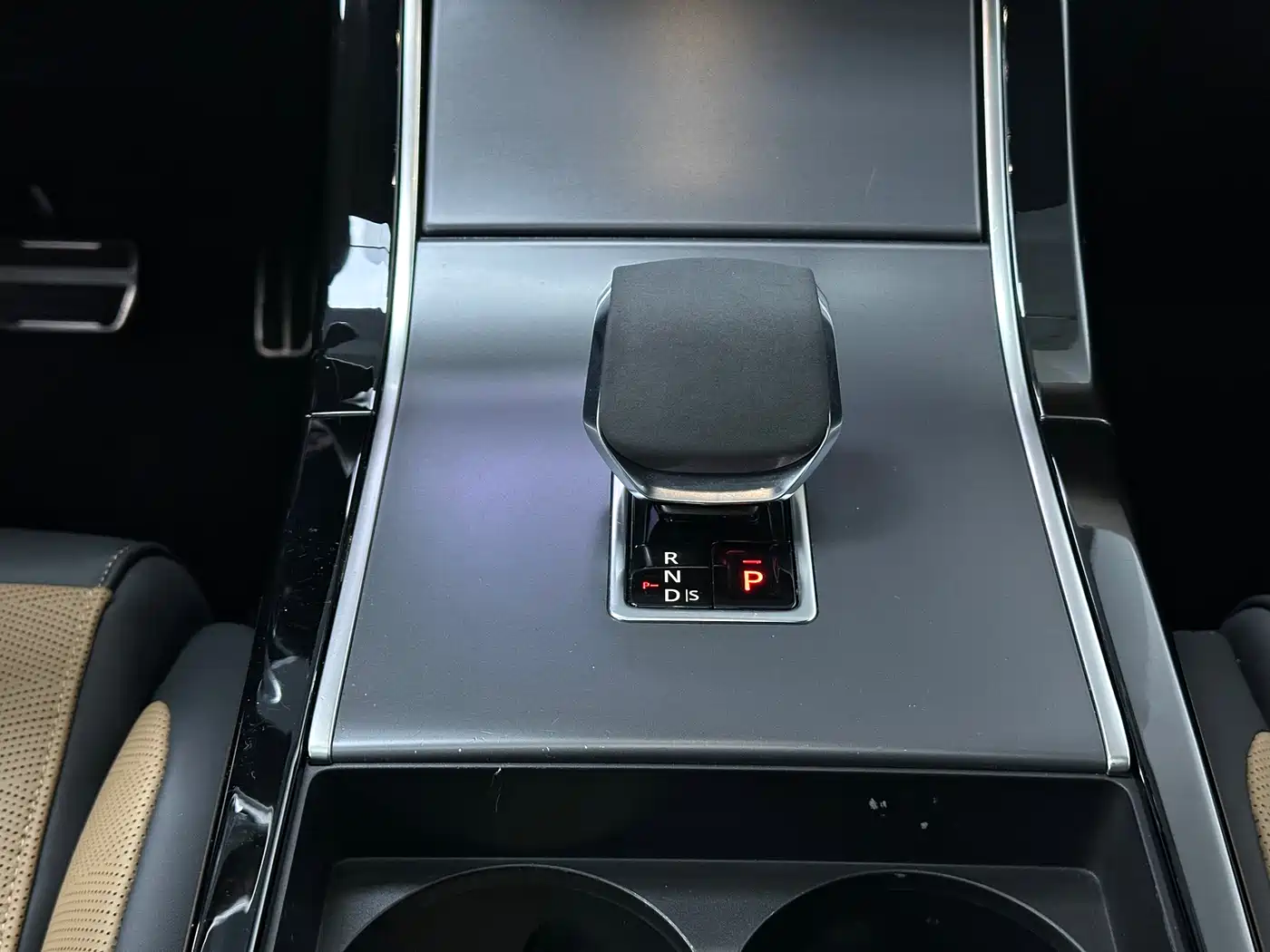 Land Rover Range Rover Velar 2024 Dynamic HSE фото 12