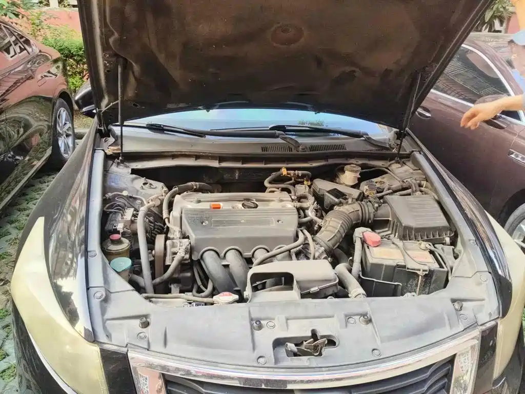 Фото 3 - Honda Accord