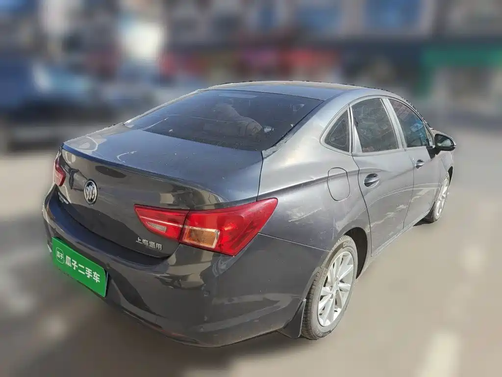 Photo 4 - Buick Verano