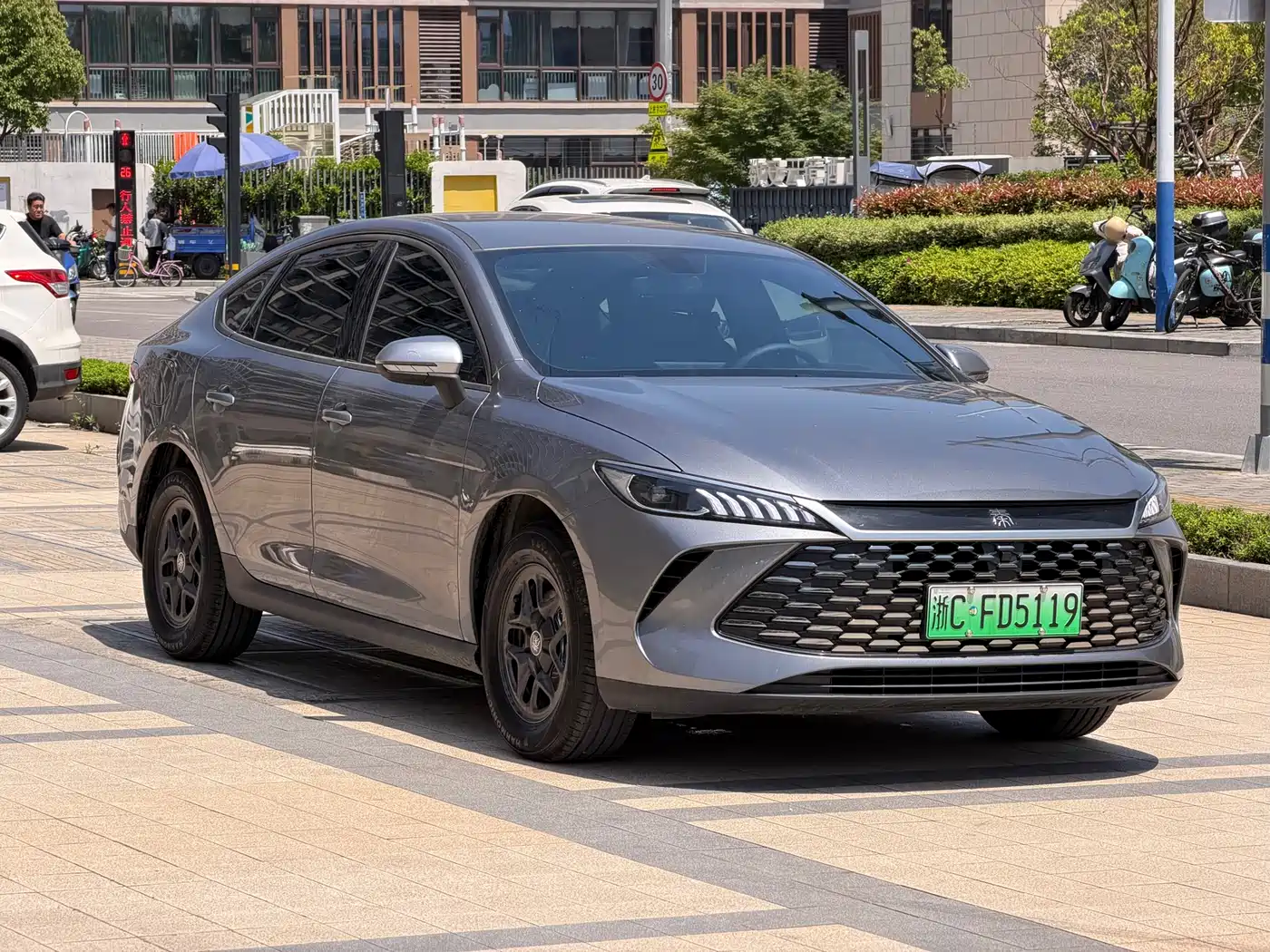 BYD Qin PLUS 2025 DM-i Smart Drive 55KM Leader фото 3
