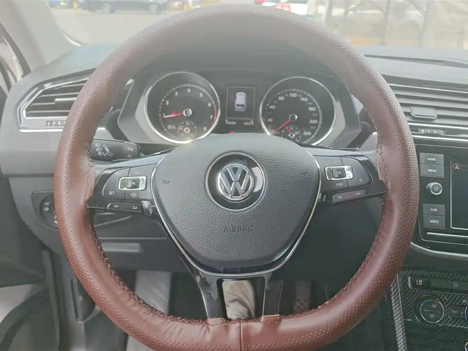 Volkswagen Tiguan L 2019 330TSI Auto 2WD Panorama Comfort Edition China V фото 15