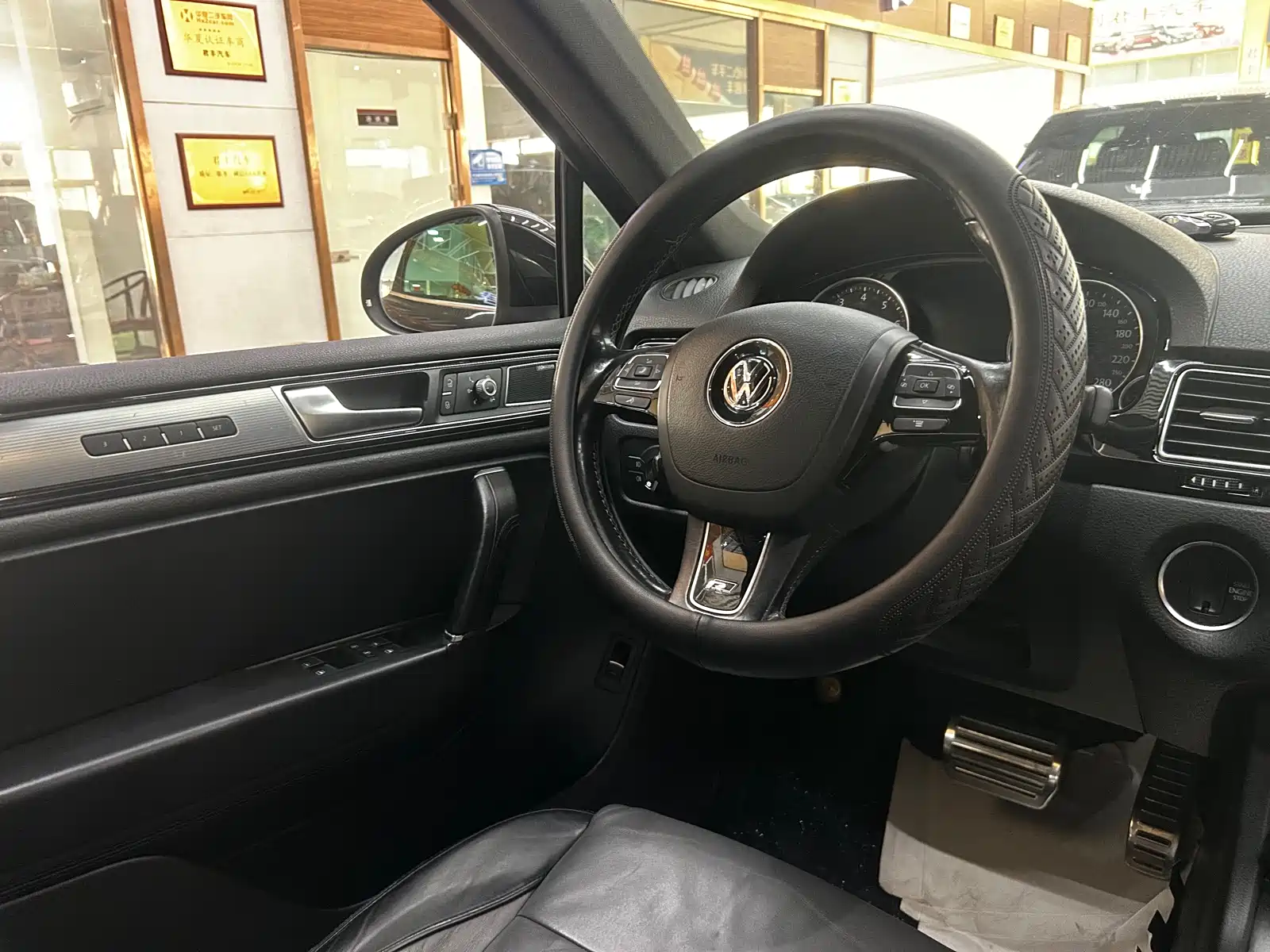 Фото 11 - Volkswagen Touareg