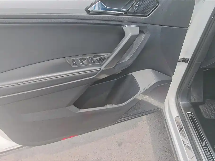 Volkswagen Tiguan L 2019 330TSI Auto 2WD Panorama Comfort Edition China V фото 7