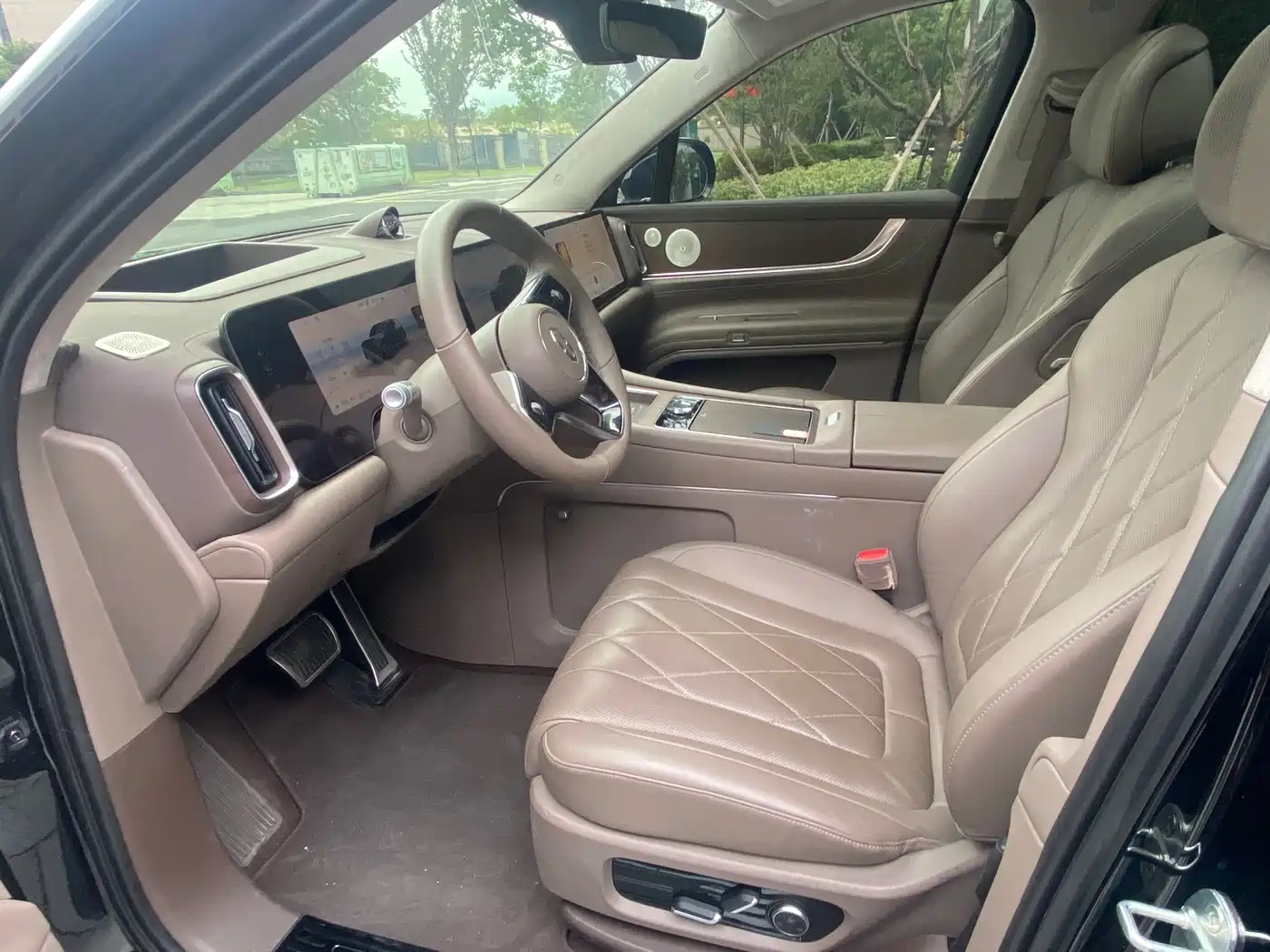 AITO Wenjie AITO M9 2024 Pure Electric Max Edition 100kWh 6-Seater фото 11