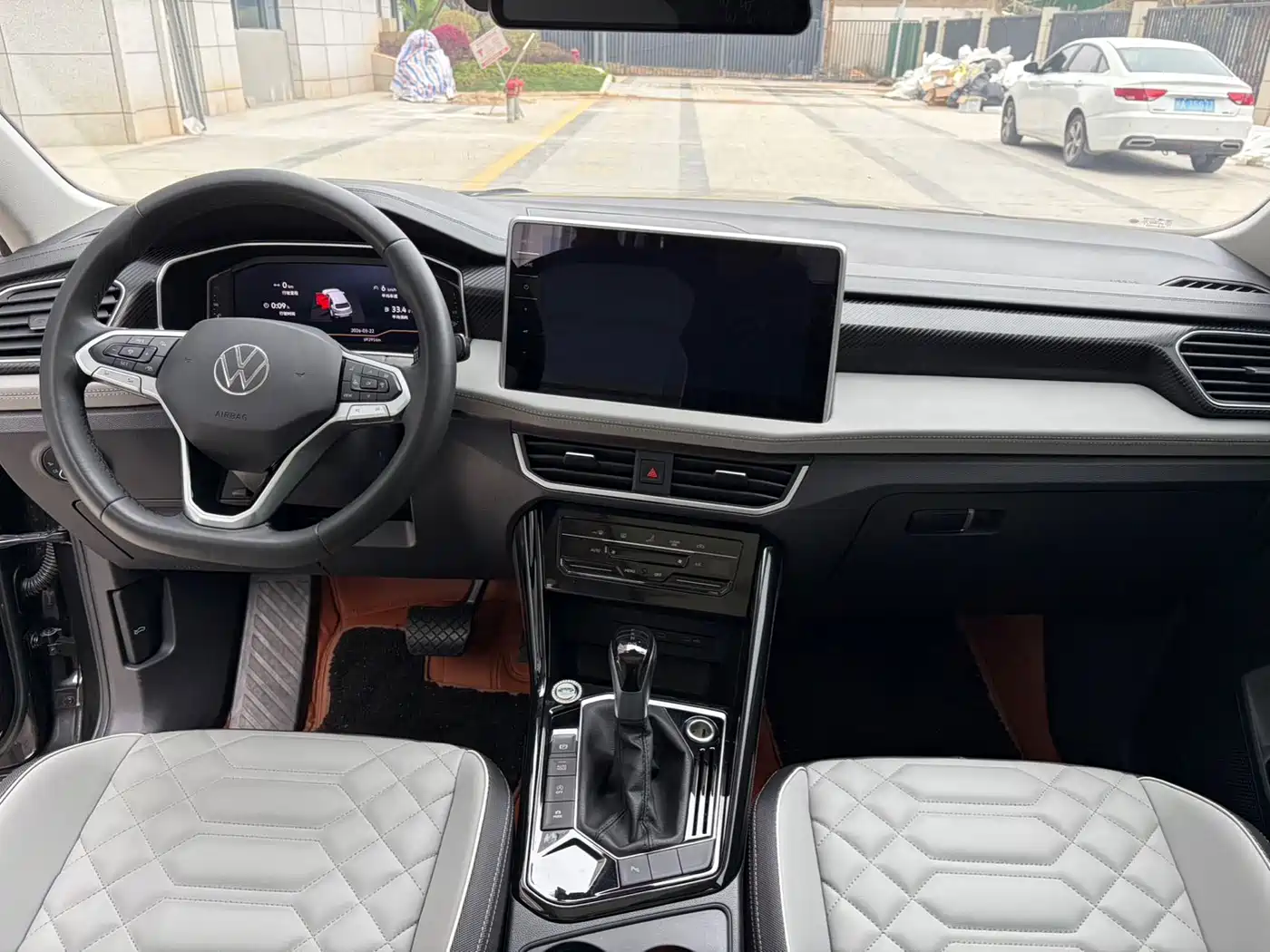Volkswagen Tayron 2023 330TSI 2WD Luxury Plus Advanced Edition фото 8