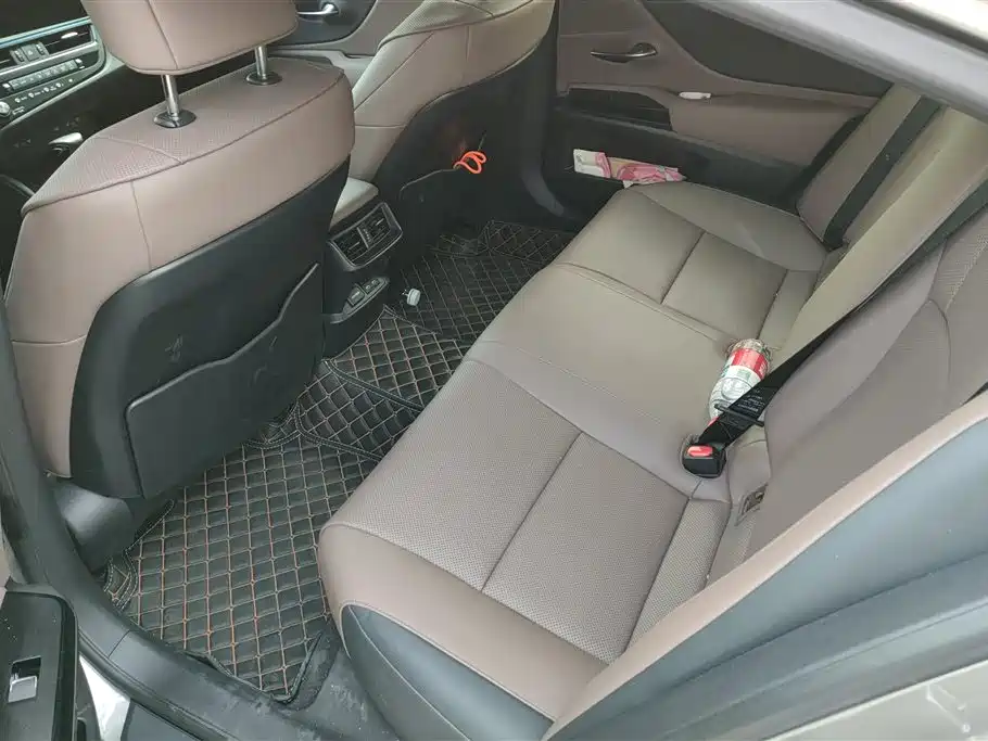 Lexus ES 2024 200 Premium Edition фото 11