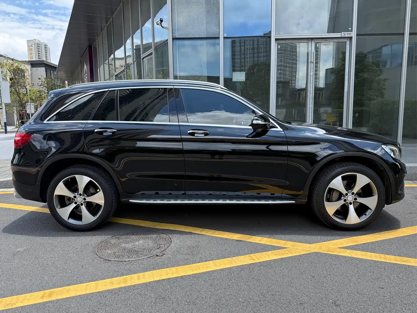 Mercedes-Benz GLC 2016 GLC 300 4MATIC Luxury фото 4