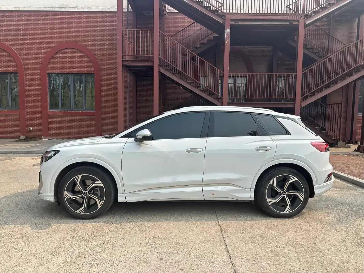 Audi Q4 e-tron 2024 40 e-tron Creation Edition фото 4