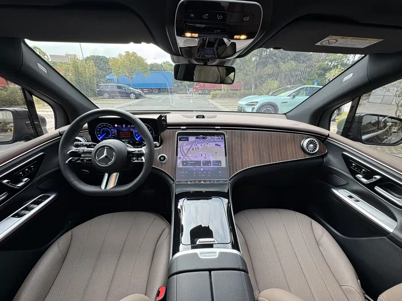 MERCEDES-BENZ EQE SUV