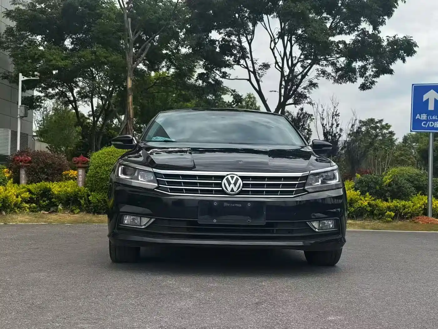Volkswagen Passat 2015 1.8TSI Automatic Prestige Edition фото 2