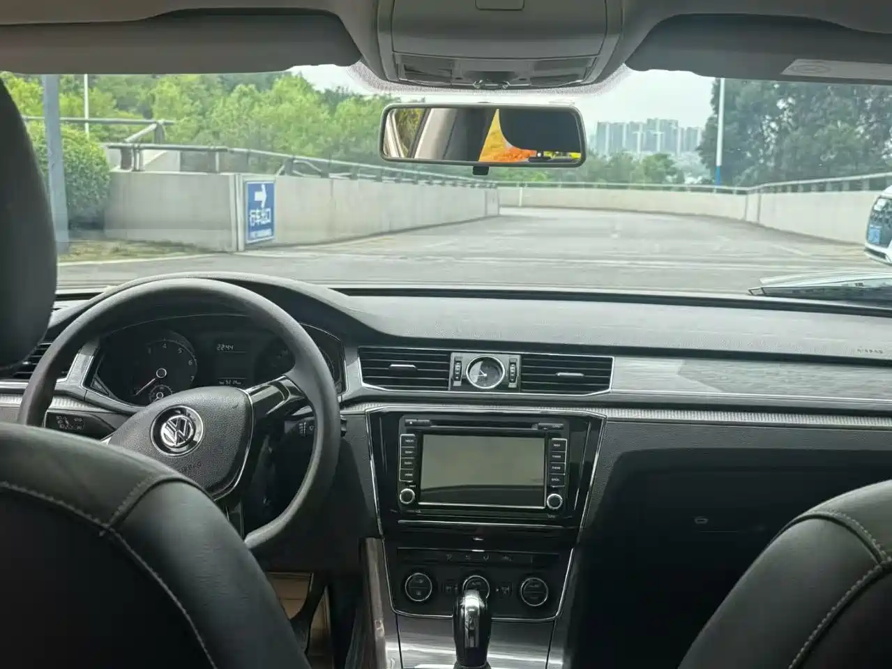 Volkswagen Passat 2015 1.8TSI Automatic Prestige Edition фото 5