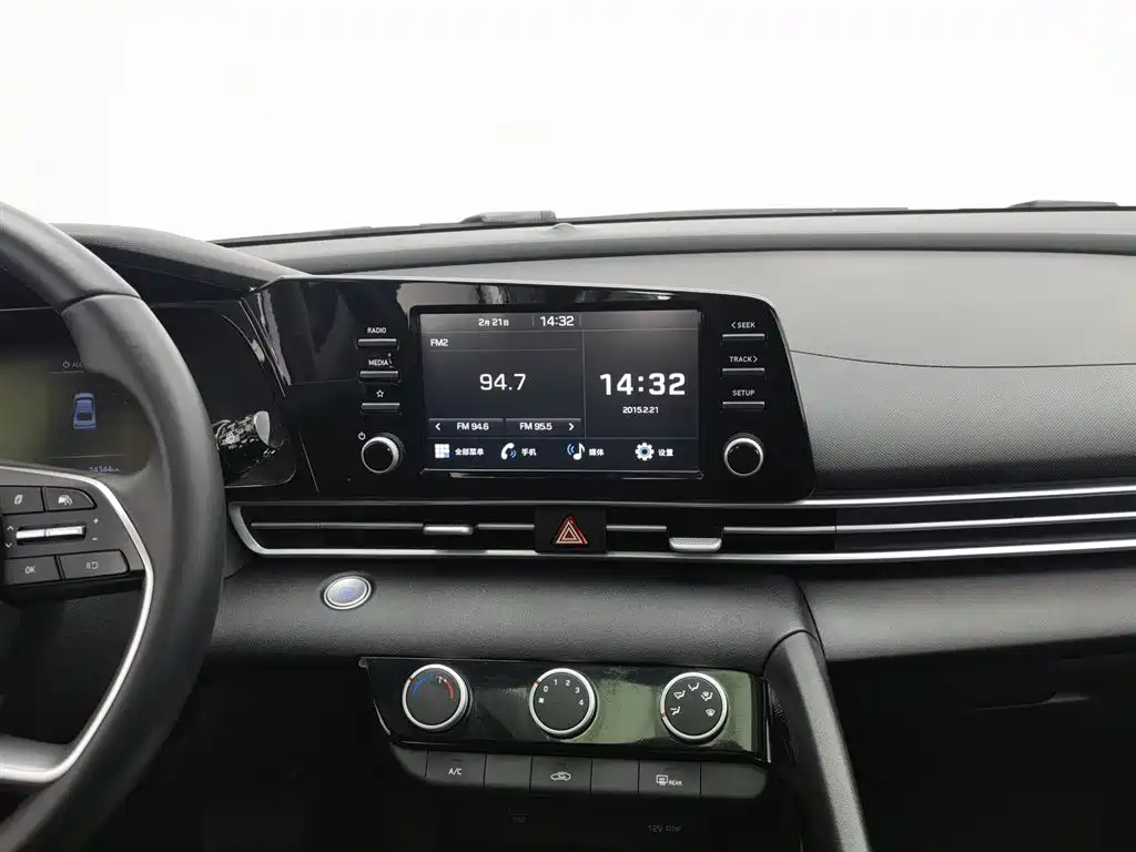 Hyundai Elantra 2023 1.5L CVT GLX Elite Edition фото 12
