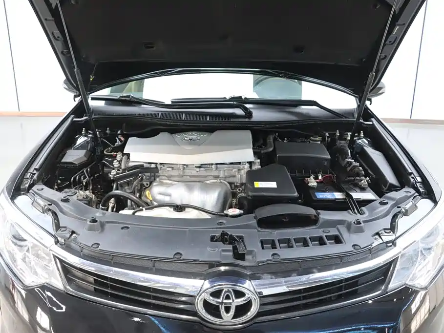 Toyota Camry 2016 2.0G 10th Anniversary Leading Edition фото 9