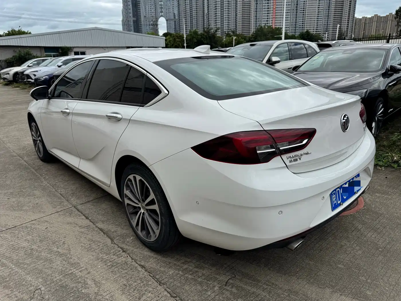 Photo 4 - Buick Regal